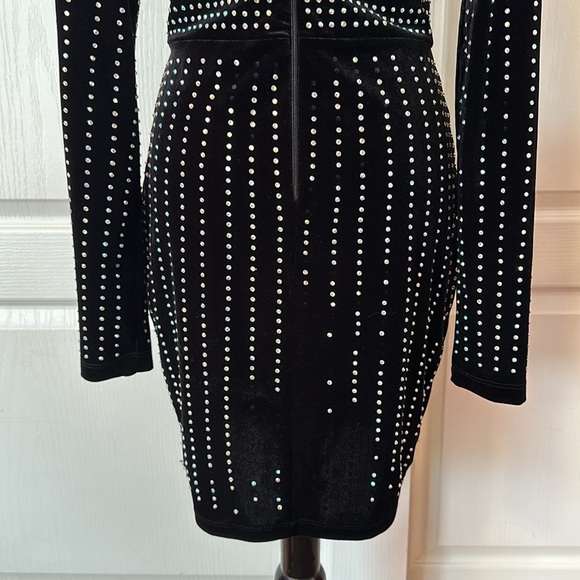WINDSOR BLACK VELVET STUDDED V NECK WRAP LONG SLEEVE DRESS - Picture 3 of 11